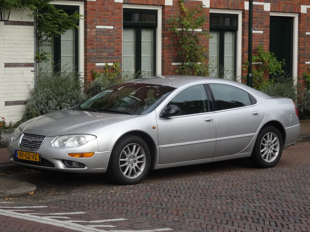 Chrysler 300m 2001