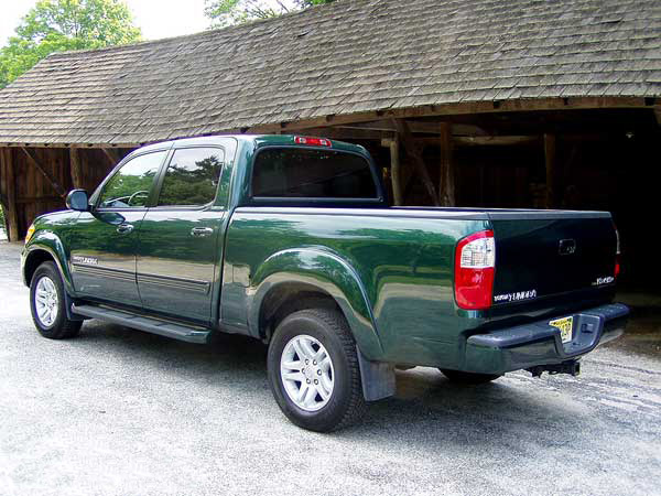 toyota tundra left rear view