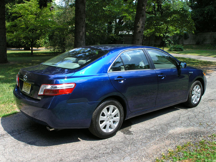 , 2007 Toyota Camry Hybrid Road Test