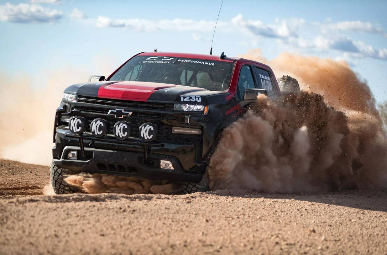 , Chevrolet Introduces Silverado Off-Road Racing Version