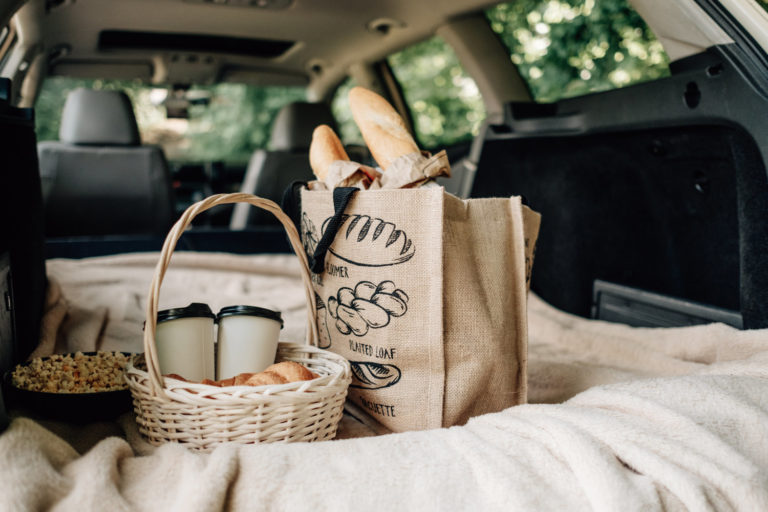 5 Car Date Ideas (and How To Prep Your Car for a Sweet Getaway) In