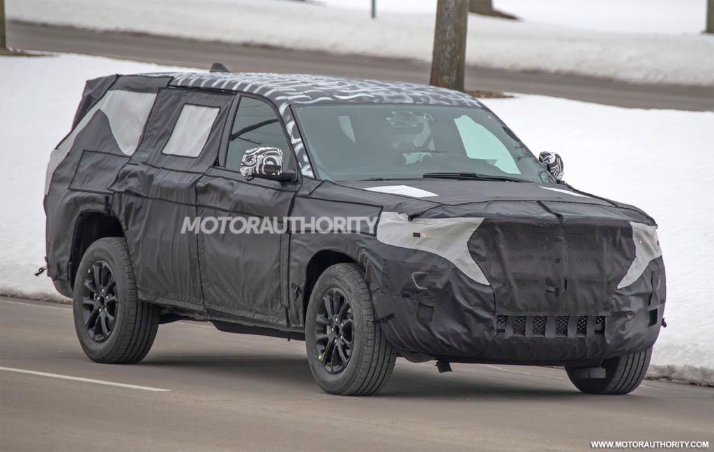 Spy shot of next-gen Jeep Grand Cherokee
