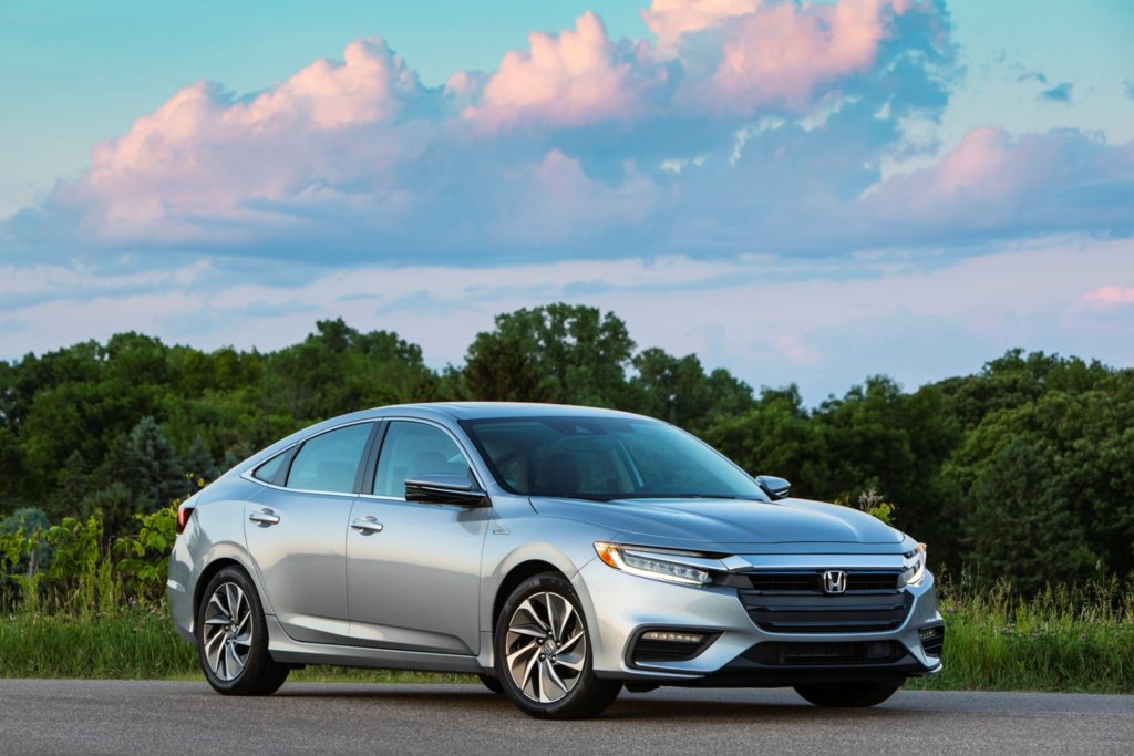 Photo of Honda Insight parked outside from HondaNews.com