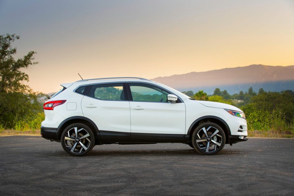 2020 Nissan Rogue sideshot