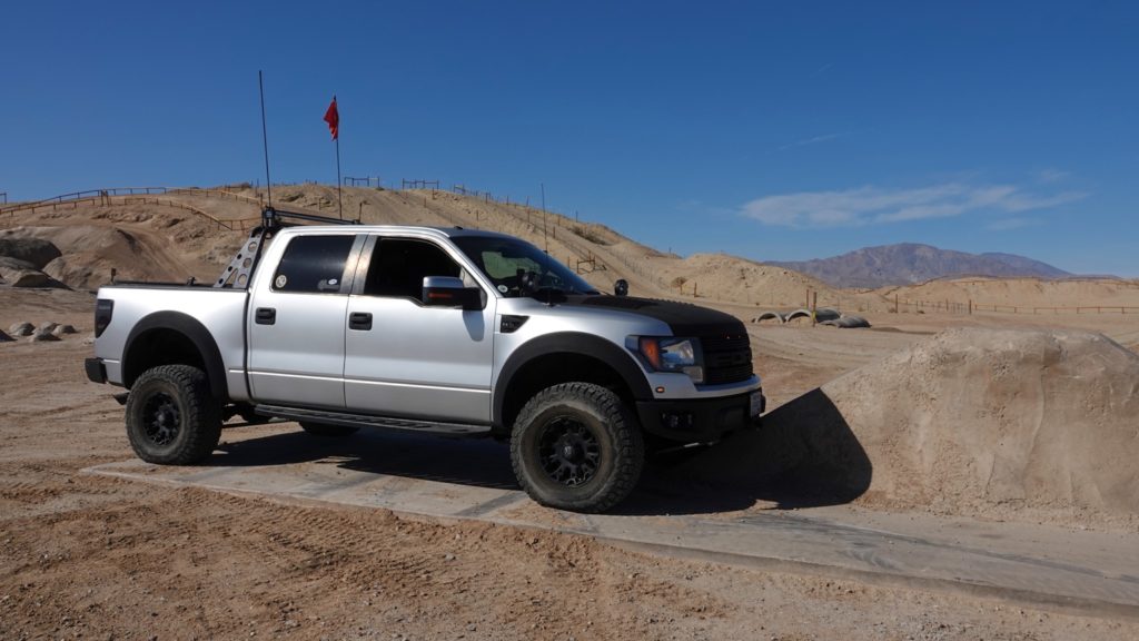 ford f 150 raptor in the desert