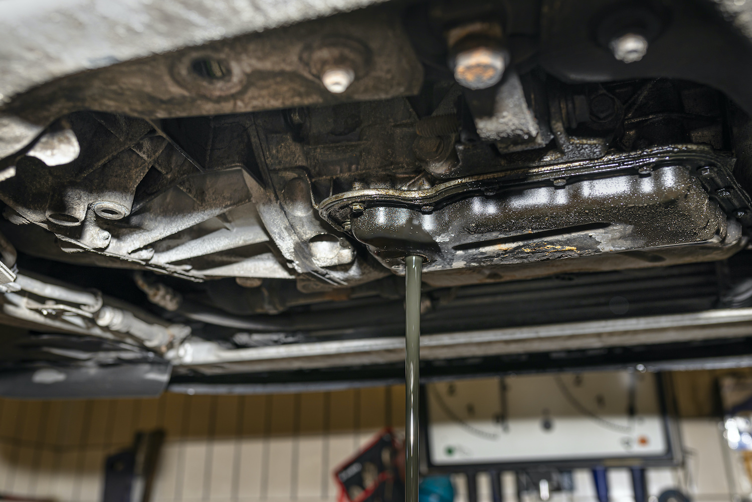 Oil Pan Leaks What are the Causes and How to Fix In The Garage with