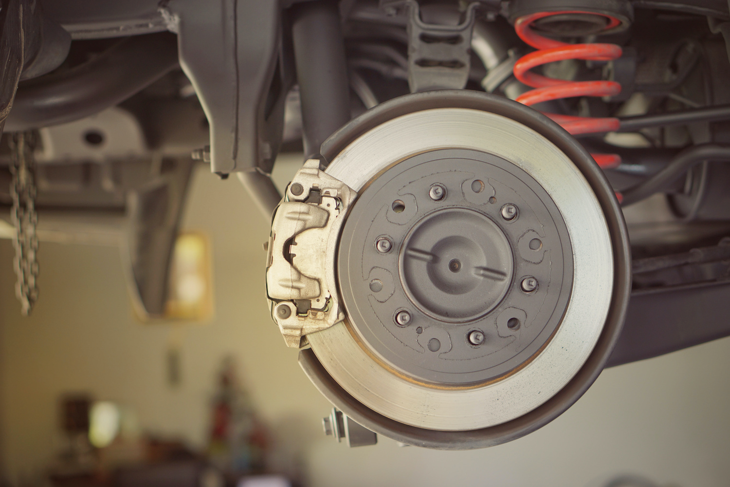 5 Possible Reasons Why Your Car Shakes When Braking In The Garage