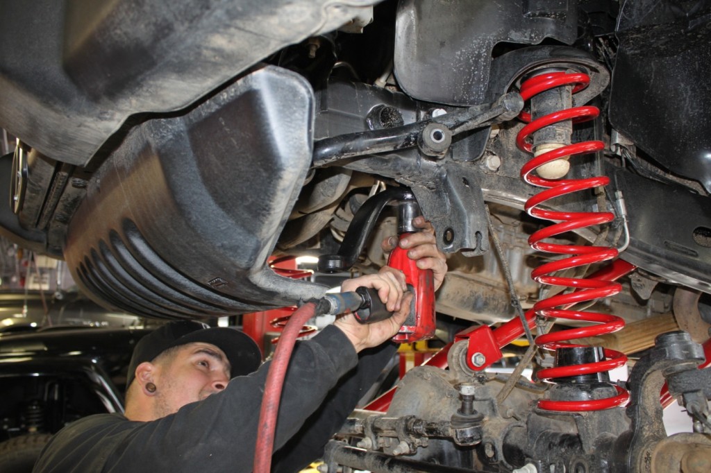 , EPISODE 2: Rancho 4″ Lift Kit and RS5000X Shock Install