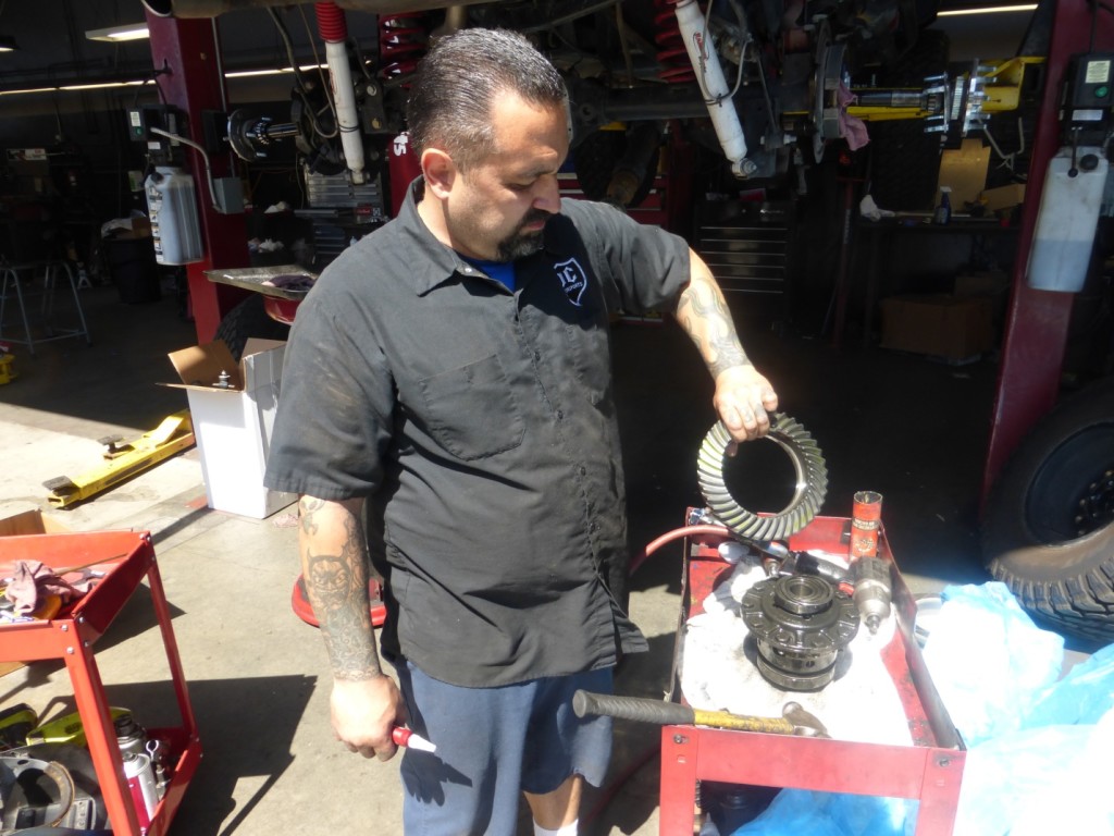 , EPISODE 12 Yukon Gear & Axle Ring and Pinion and Axles Install