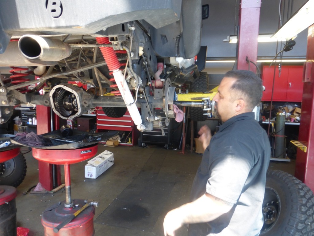 , EPISODE 12 Yukon Gear & Axle Ring and Pinion and Axles Install