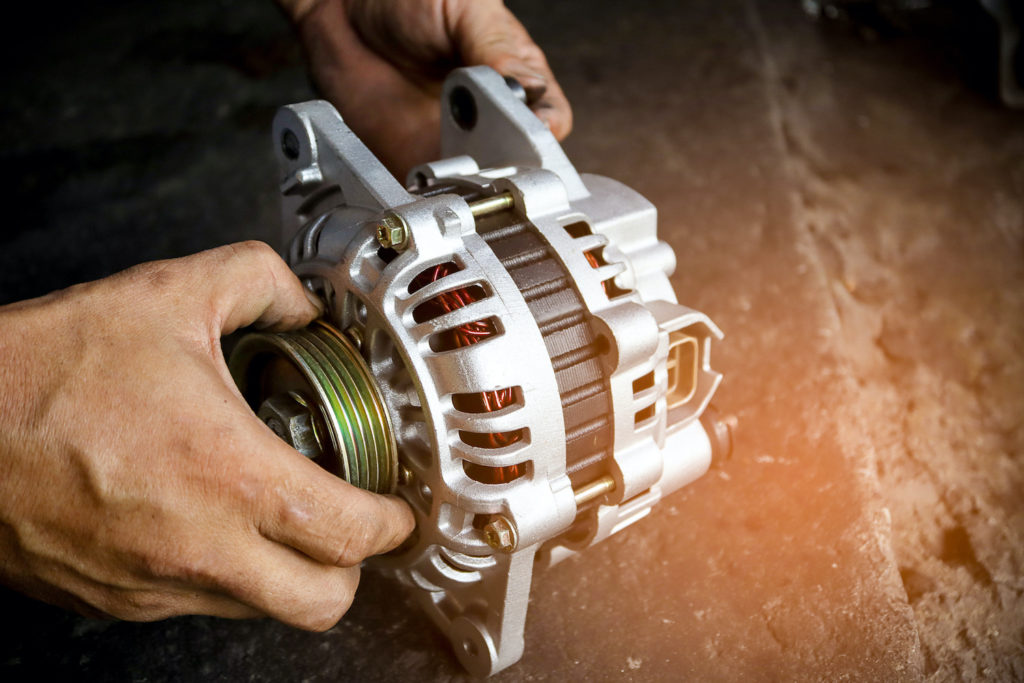 difference of alternator and battery