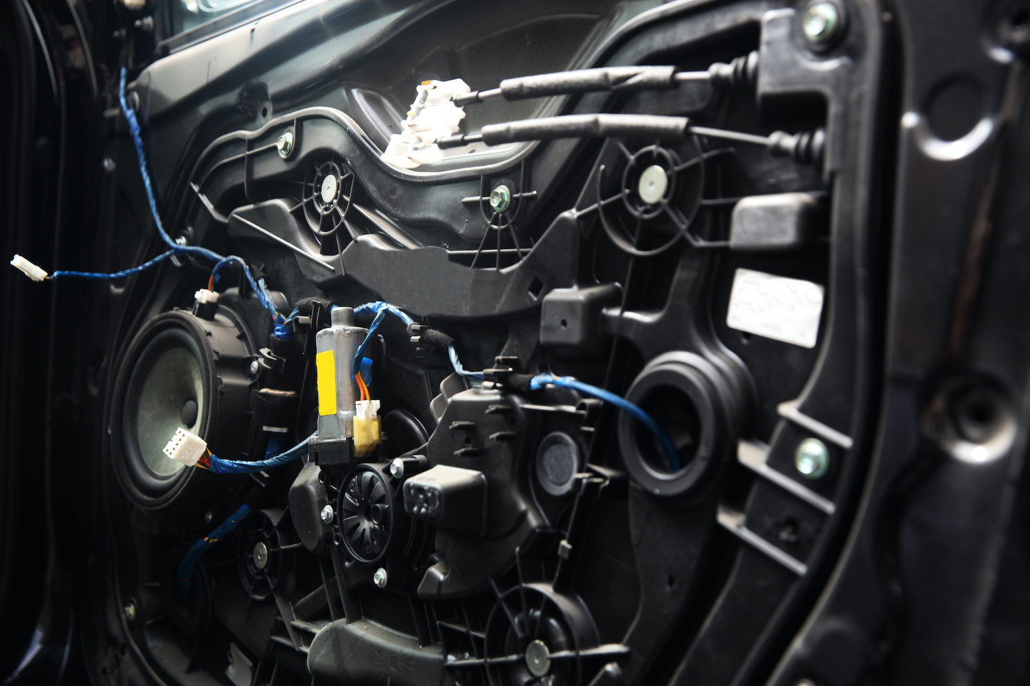 How to Replace a Window Regulator In The Garage with