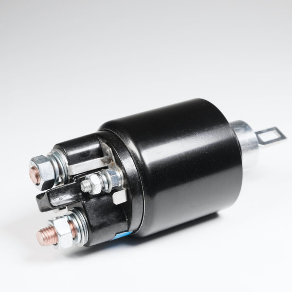 5 Signs of a Bad Starter In The Garage with