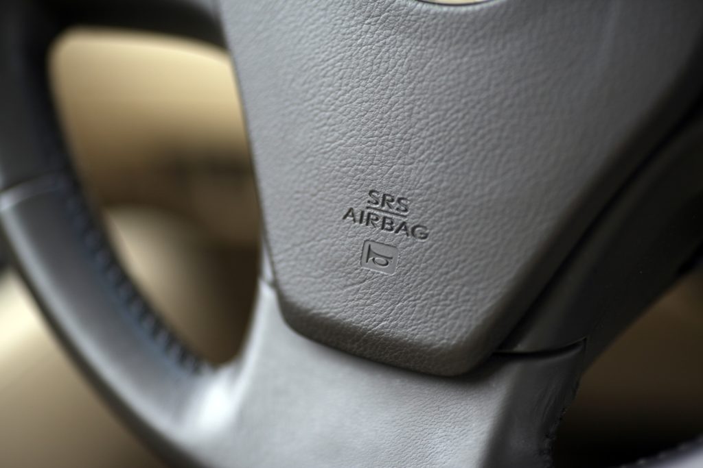 air bag logo on steering wheel