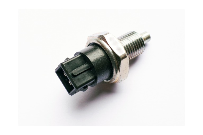 The Top 3 Signs of a Bad Oil Pressure Sensor In The Garage with