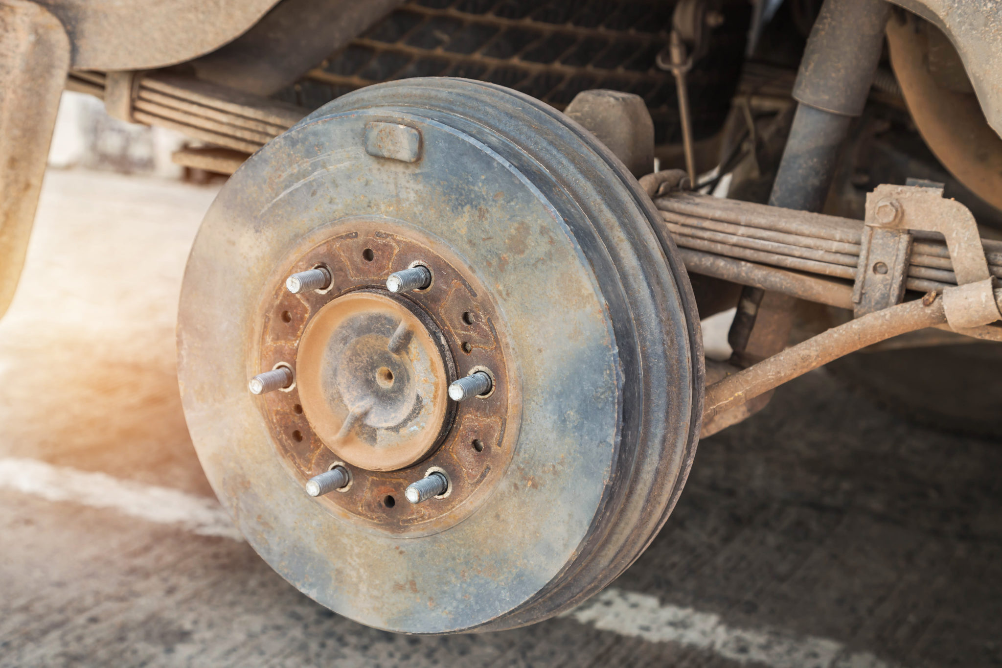 Bad Brake Drum Symptoms In The Garage with