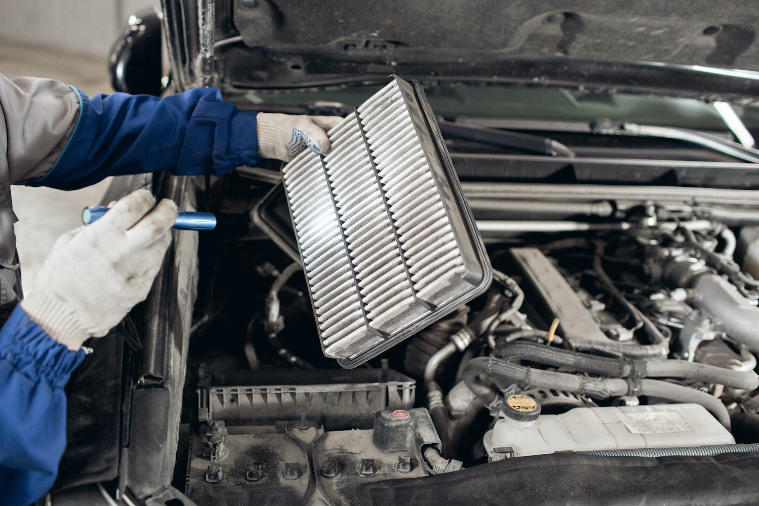 Here's What Can Happen When Your Car's Engine Air Filter is Dirty In
