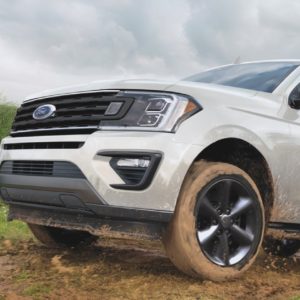 side shot of 2021 ford expedition xl stx