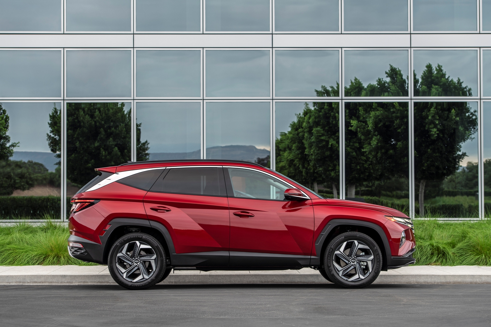 Hyundai Expands 2022 Tucson Lineup, Bumps Starting Price - In The ...