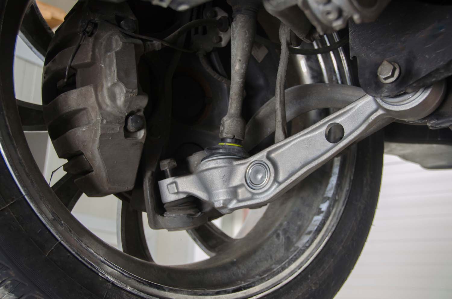 What Happens if the Control Arm Breaks While Driving In The Garage