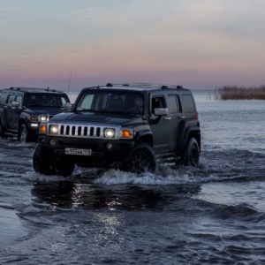 hummer h3 on water