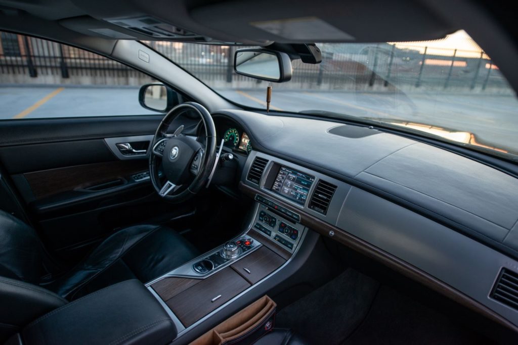 jaguar xf dashboard