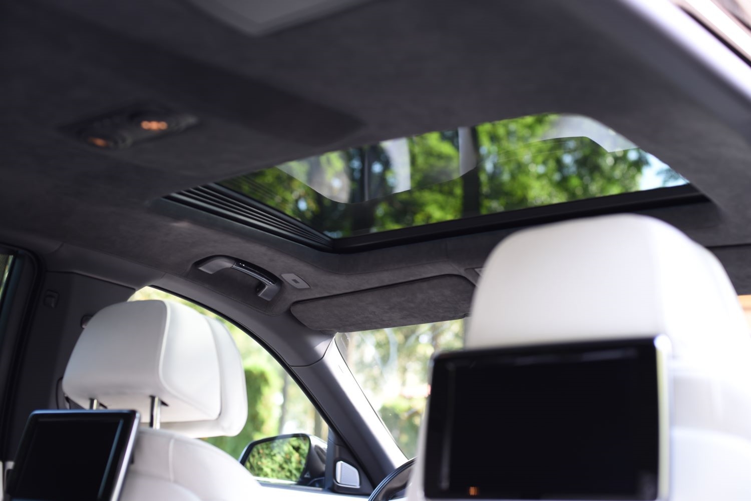 The Difference Between a Sunroof and a Moonroof Explained In The