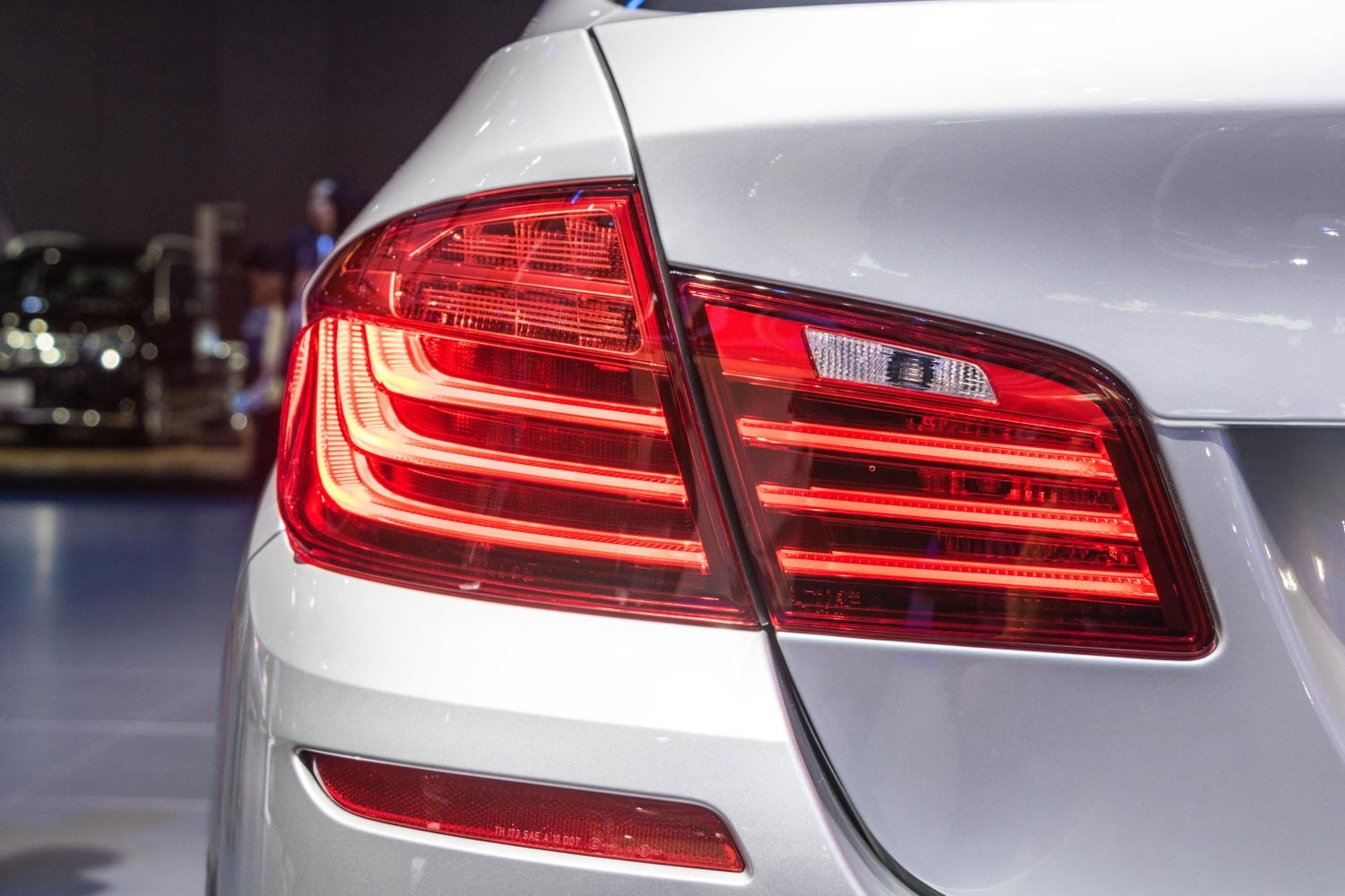 Types of Car Lights & Car Lighting Resources In The Garage with