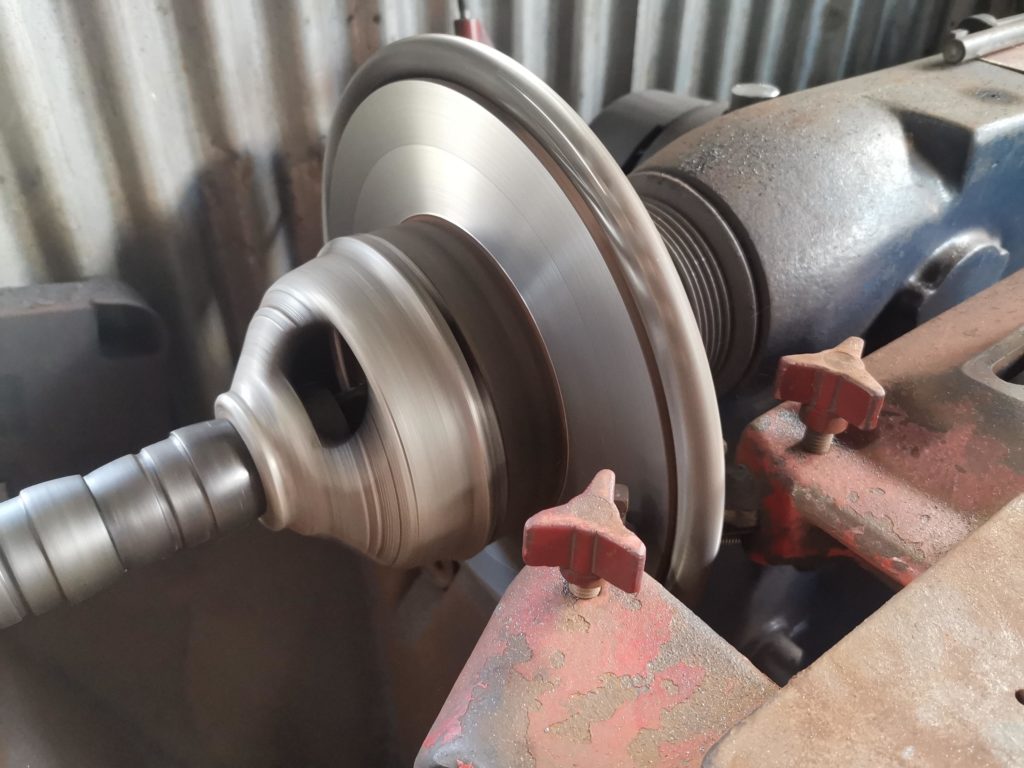 Resurfacing a brake disk rotor
