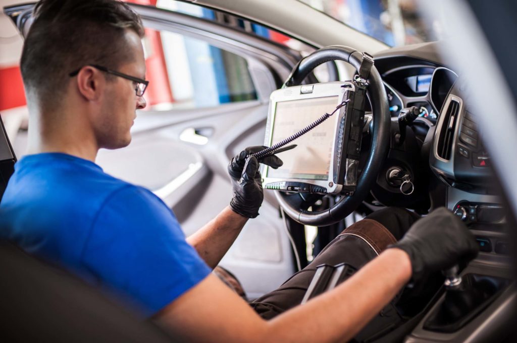 man running diagnostic equipment gets P0176 code