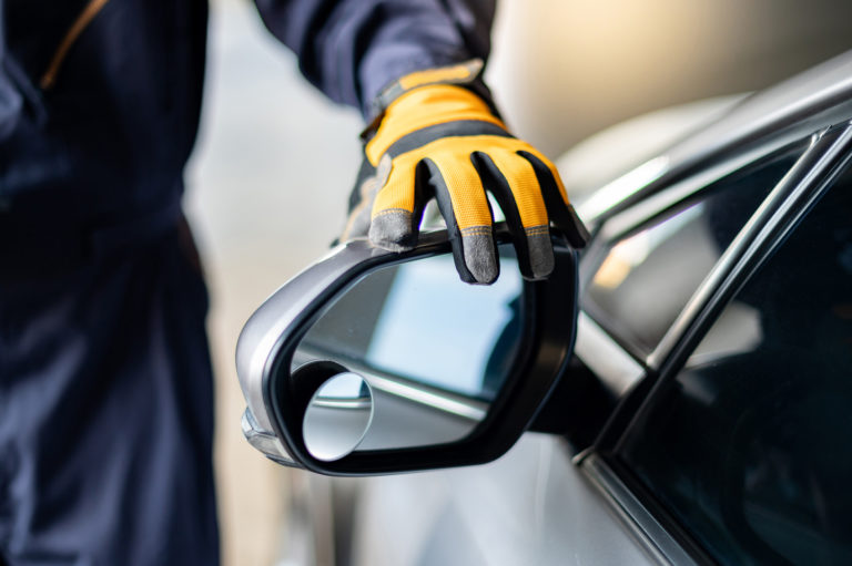 Broken Side Mirror? Here's How to Get it Fixed by a Mechanic Quickly