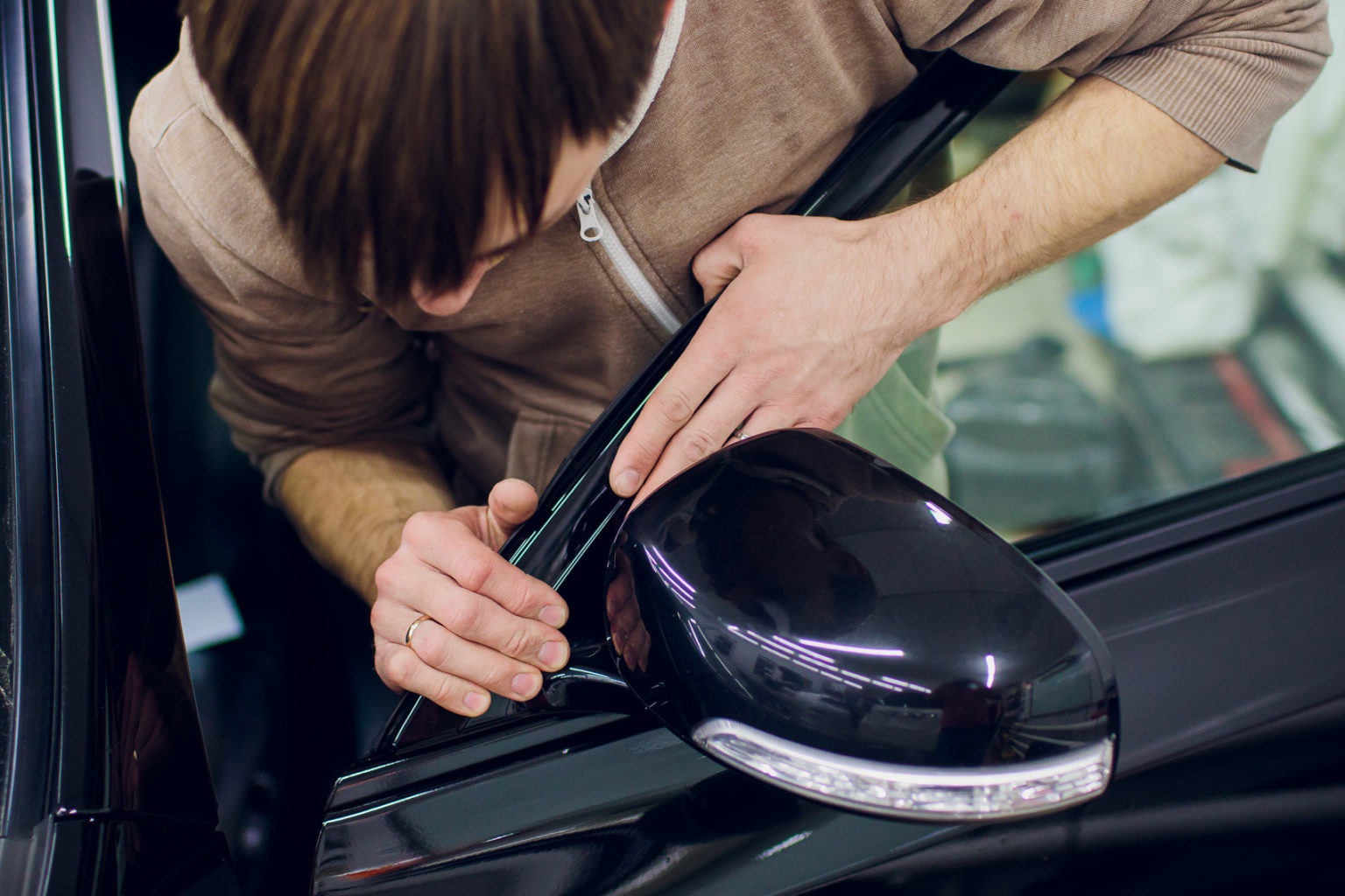 Broken Side Mirror? Here's How to Get it Fixed by a Mechanic Quickly