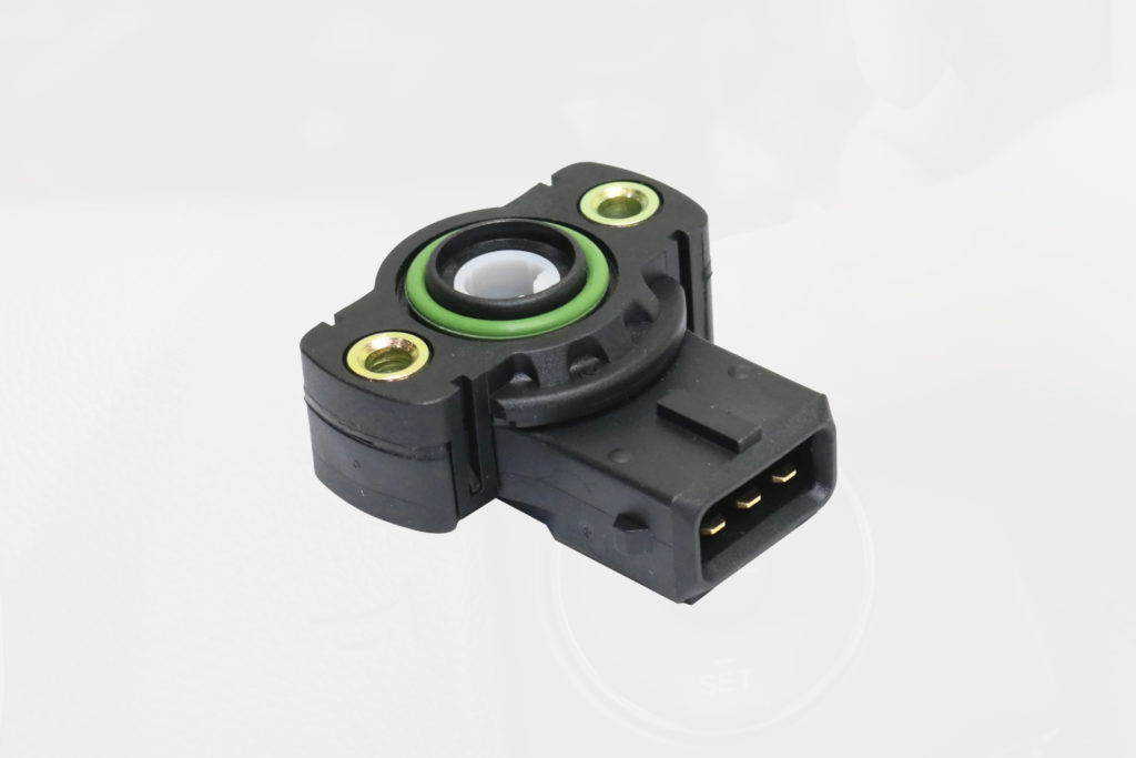 throttle position sensor sends signal to cruise control module