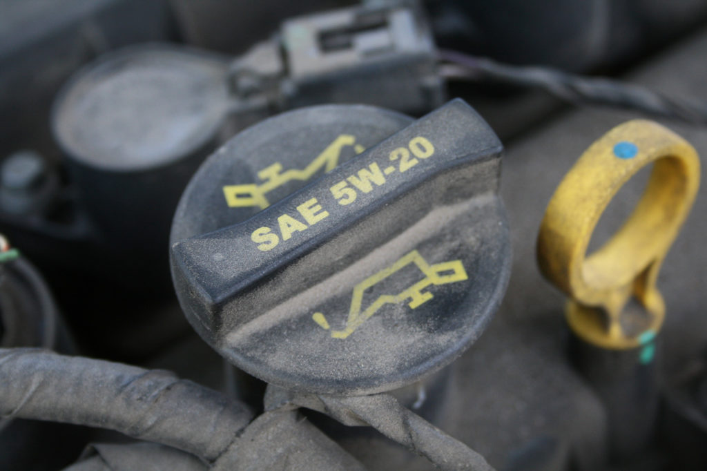 sae oil neck filler hole of car
