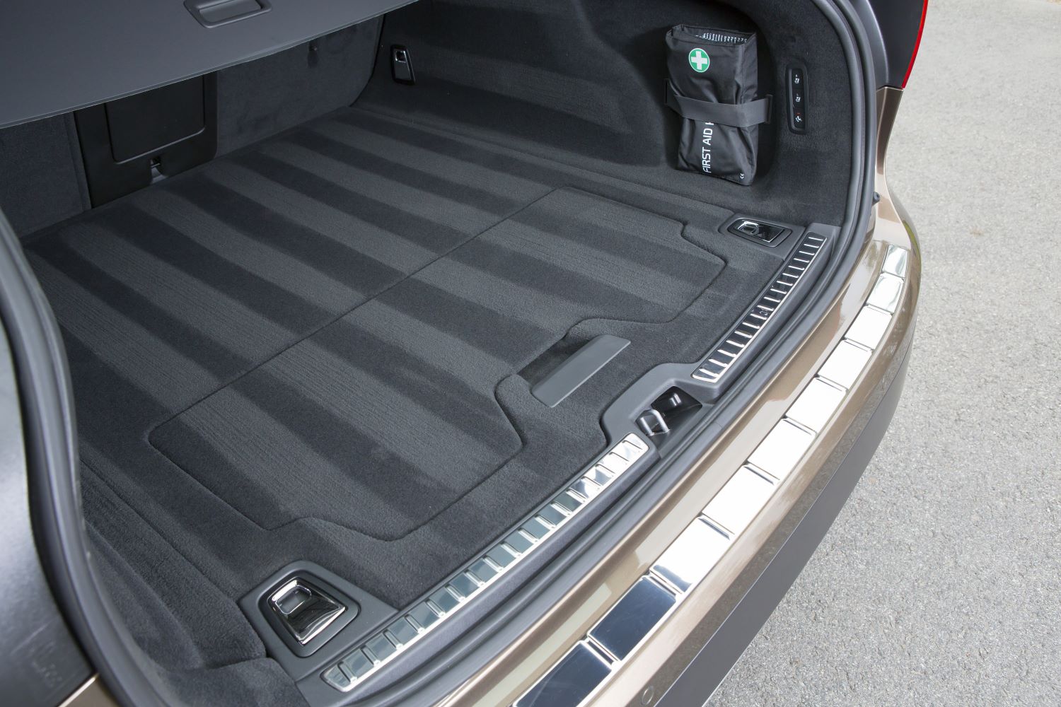 Bad Trunk Latch Symptoms In The Garage with