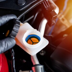 image of a brake fluid reservoir with filled with brake fluid