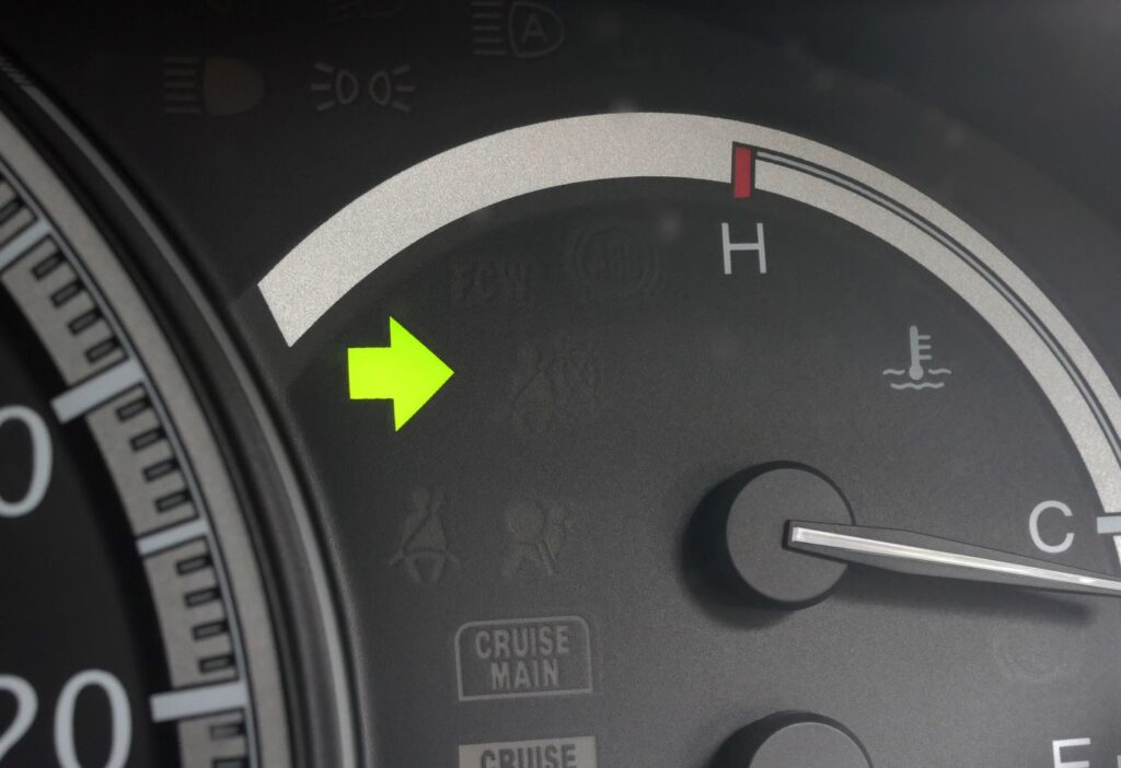 right turn signal indicator lamp on