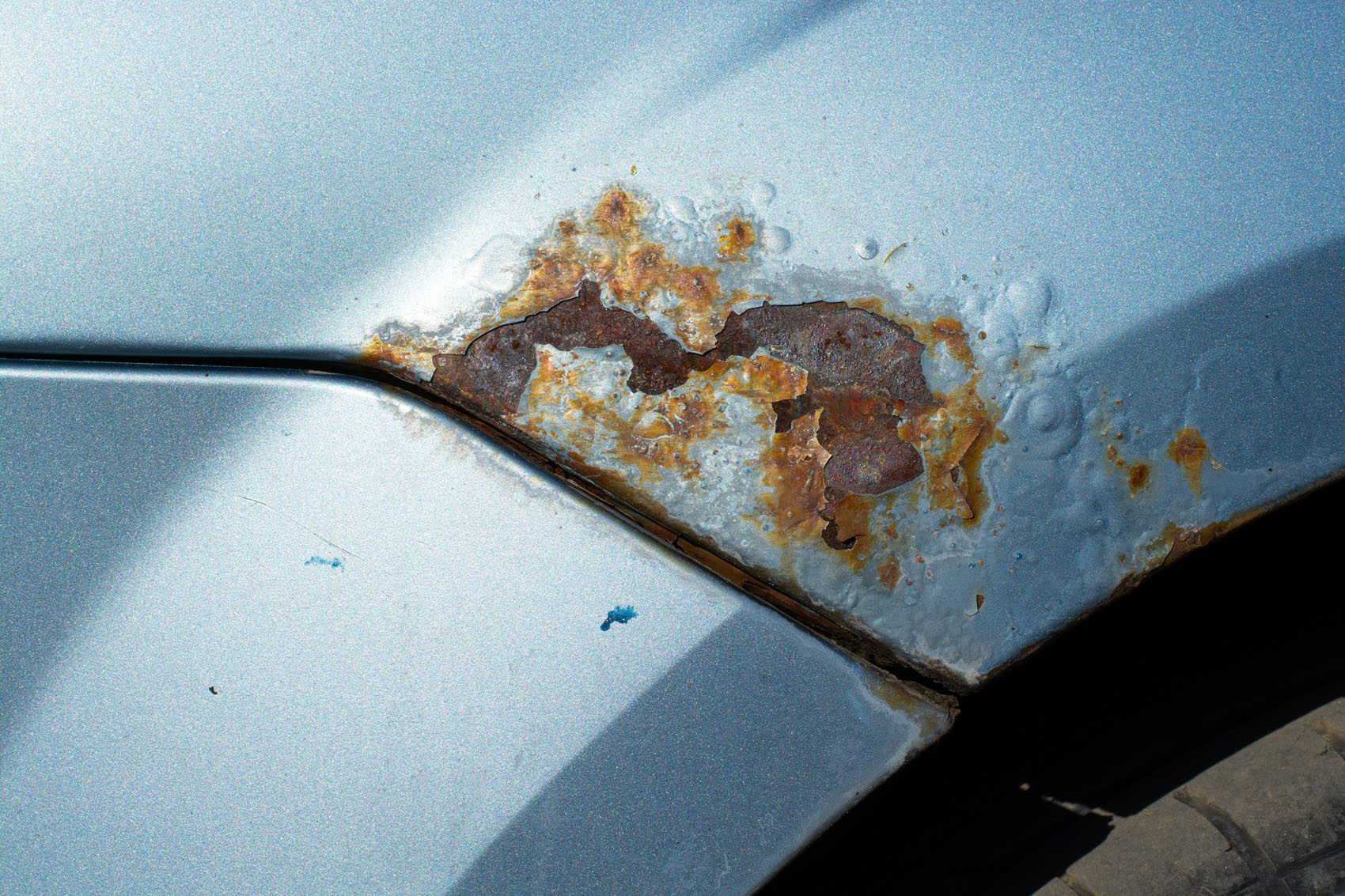 Why Do Bubbles Appear in Car Paint and How to Remove Them In The