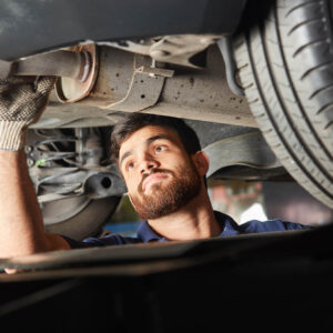 checking cause of exhaust gas leak