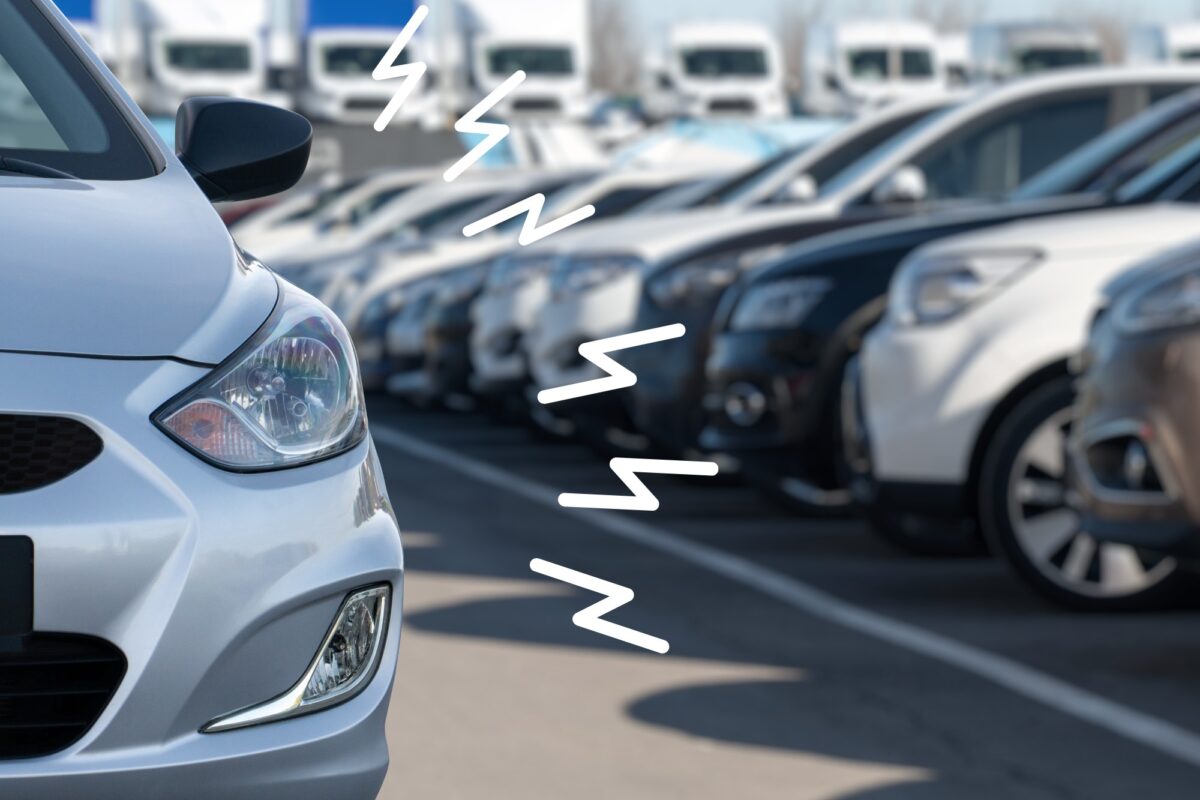 Why Is My Car Honking When Parked? 7 Causes, Explained In The Garage