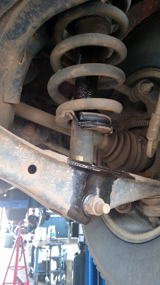 What Causes Leakage in the Shock Absorbers?