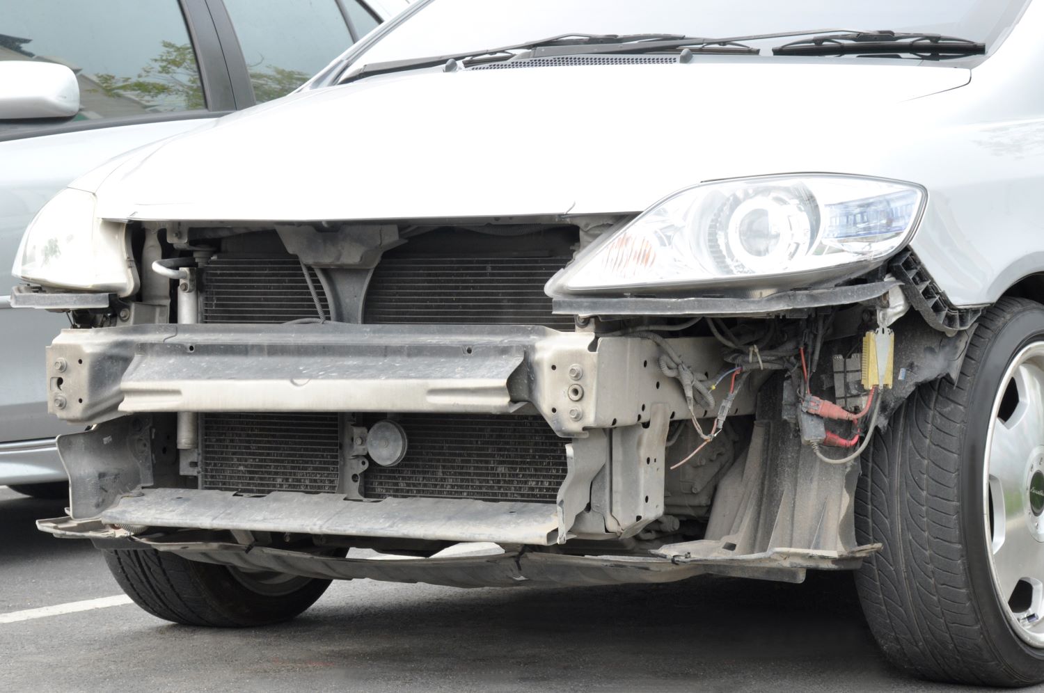 A Comprehensive Rundown on Car Frame Damage In The Garage with