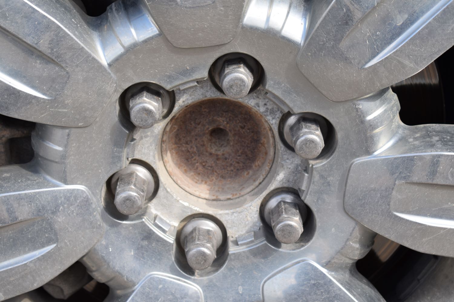 How To Remove a Rounded Lug Nut In The Garage with