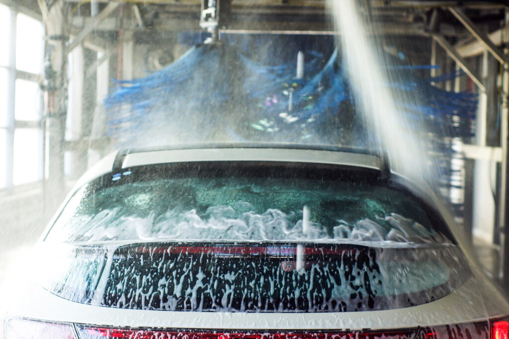 brushless car wash with foam fingers