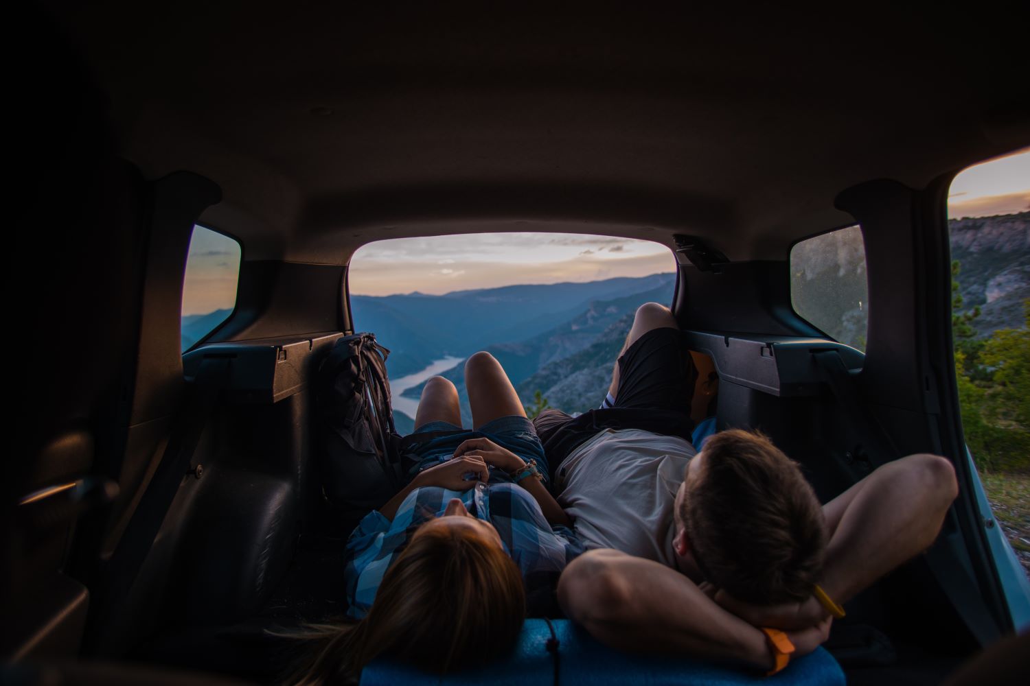 Tips and Tricks on How to Sleep Comfortably in a Car In The Garage with