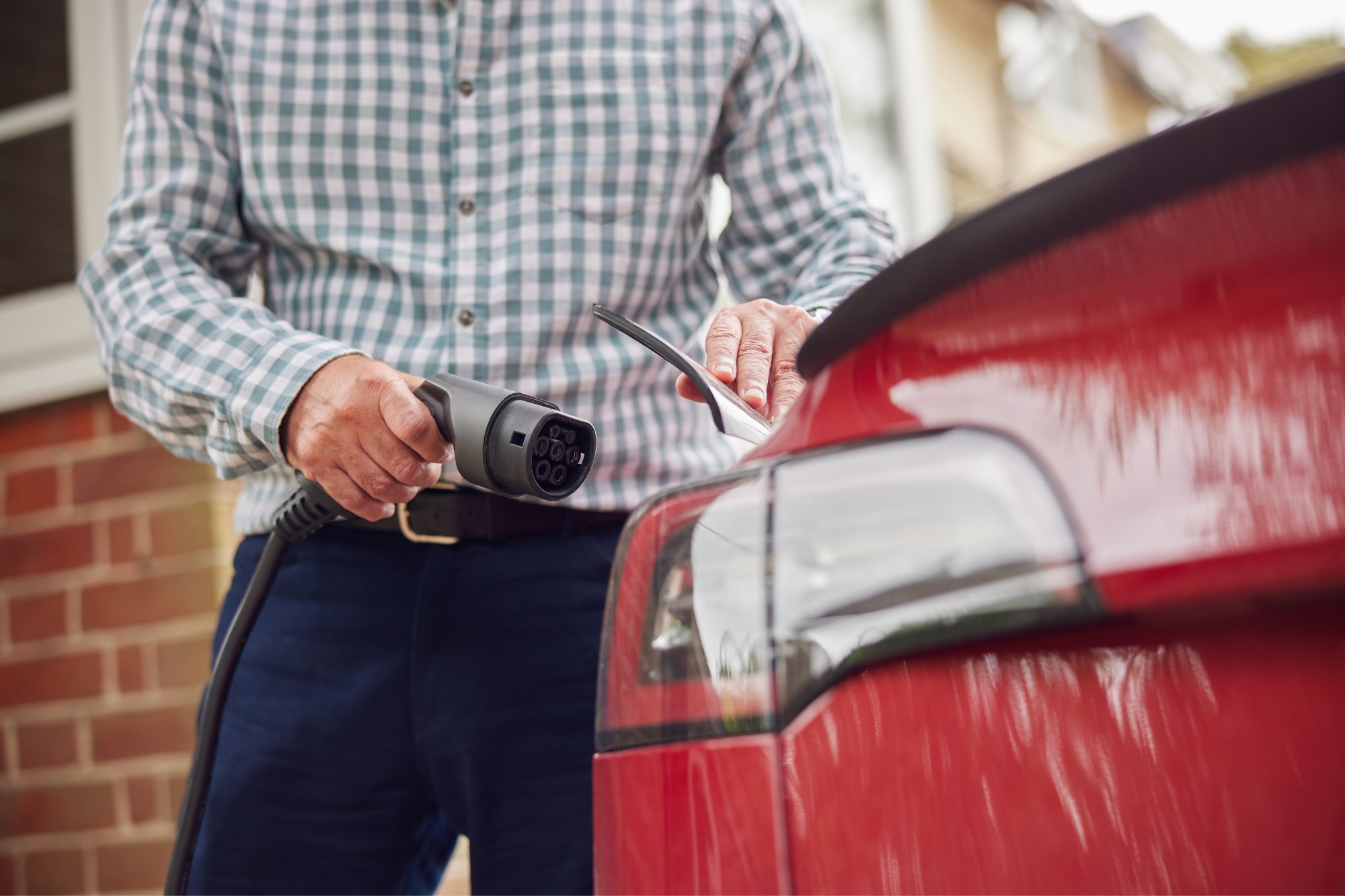 Car Charger Not Working Common Problems and Solutions In The Garage