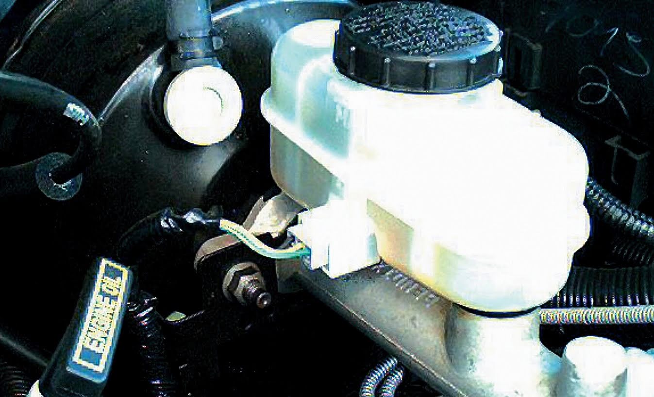 Testing a Brake Master Cylinder Tips and Tricks In The Garage with