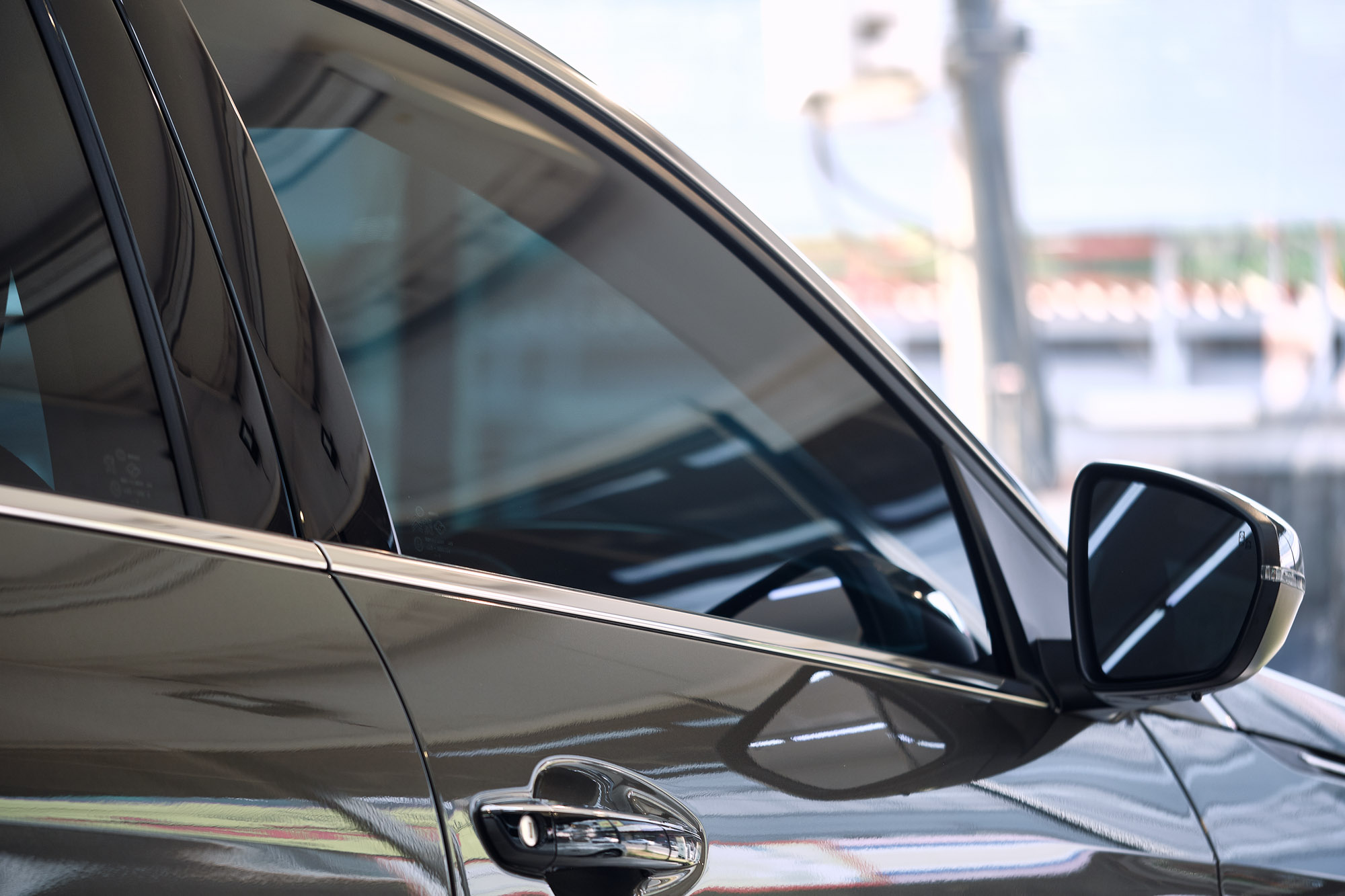 What's the Difference Between Ceramic Tint and Regular Window Tint