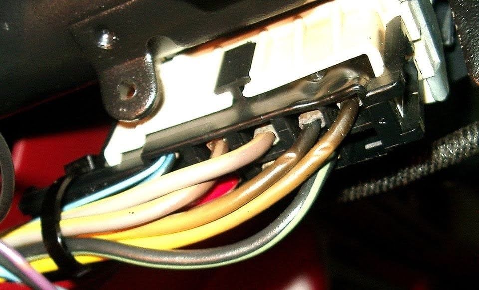 ignition switch connector that does not need electrical contact cleaner