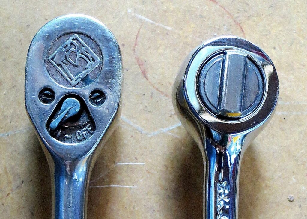 photo of a pear head and a round head ratchet